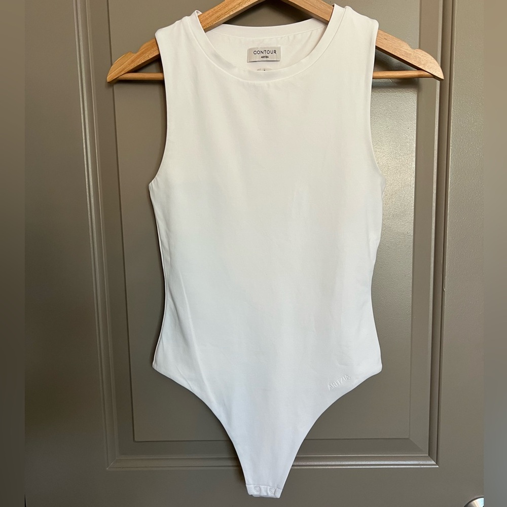 Aritzia Contour White Sleeveless Bodysuit